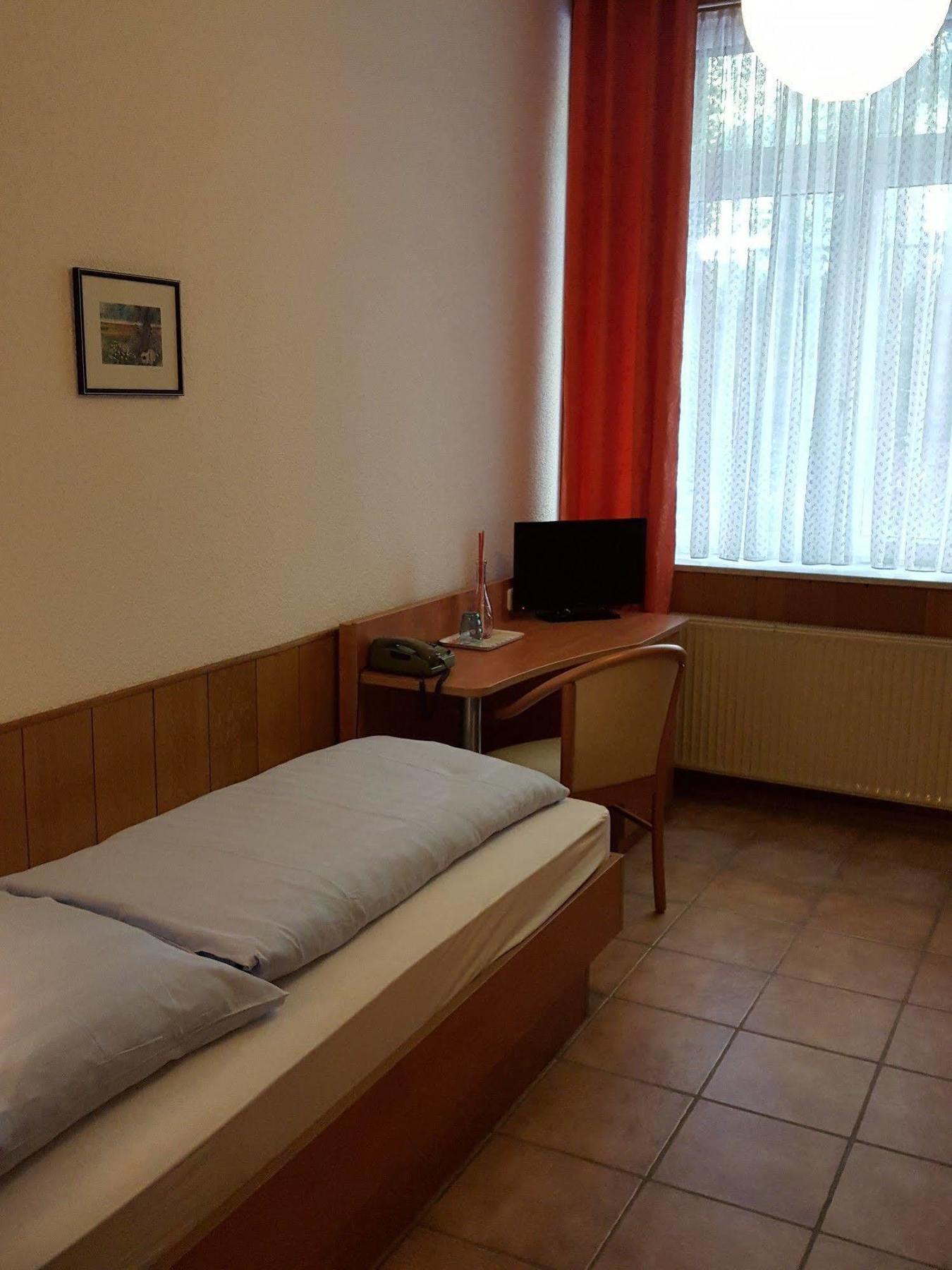 Waldhotel Zur Holzmuhle แอลดากเซน ภายนอก รูปภาพ