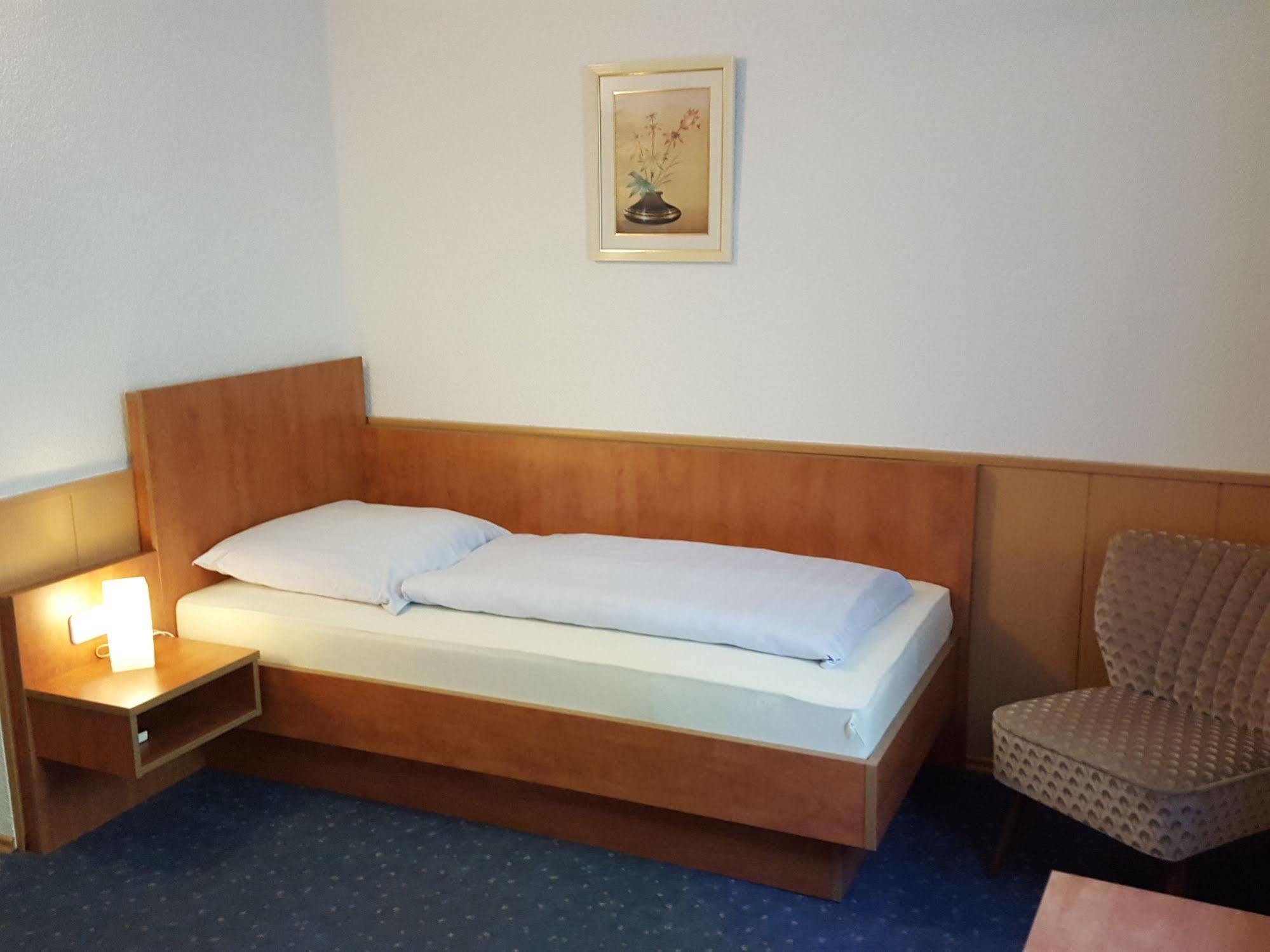Waldhotel Zur Holzmuhle แอลดากเซน ภายนอก รูปภาพ